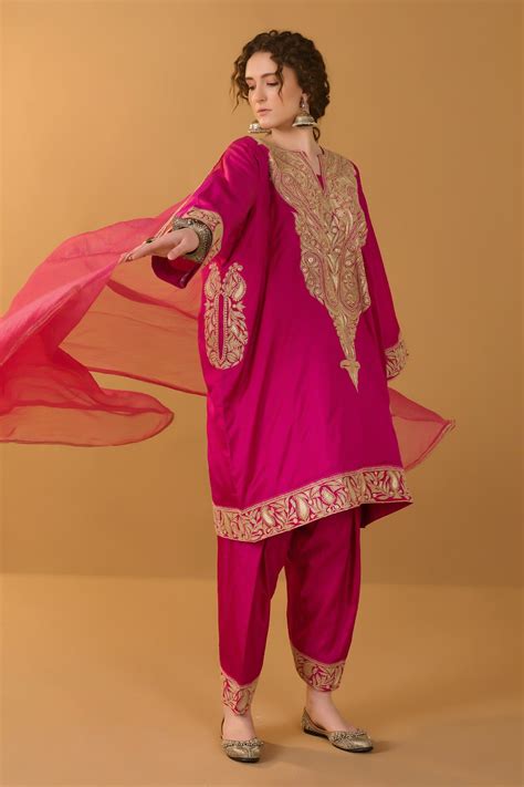 Buy Pink Kurtaand Silk Embroidered Kashmiri Tilla Pheran Salwar Set For