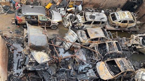 Ate incendio de grandes proporciones consume almacén de autos El Popular