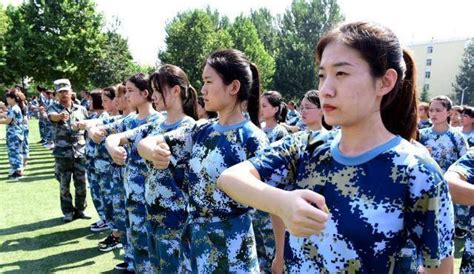 大一女生：军训期间不建议你和教官谈恋爱，这些“真相”要了解爱慕军人感情