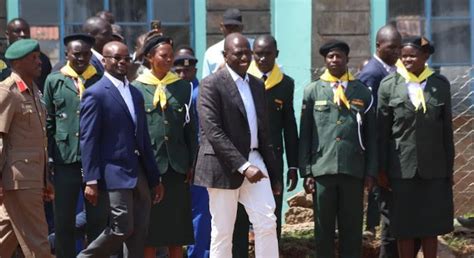 Ruto Arrives In Style For Nyanza Tour After Ditching Motorcade