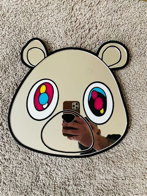 Signo de oso de graduación de Kanye West Etsy México