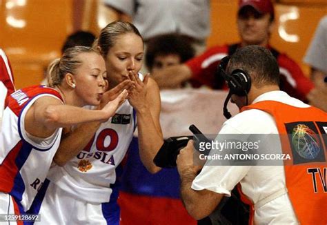 10 Hot Sexy Ilona Korstin Bikini Pics