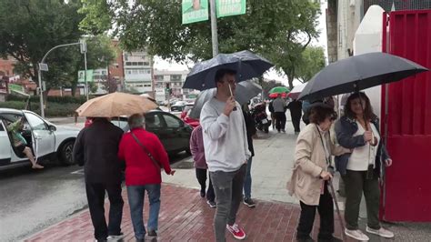 La Lluvia Marca Una Jornada Electoral Que Transcurre Con Total Normalidad