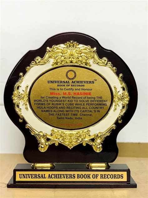 Universal Achievers Book Of Record Awards Memento Hasinie