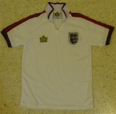 England Home football shirt 1974 - 1980.