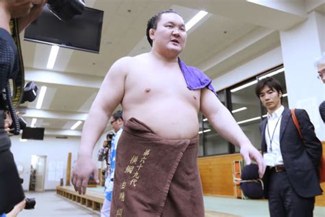 大相撲夏場所14日目、37度目の優勝を決めた白鵬＝東：横綱 白鵬 写真特集：時事ドットコム