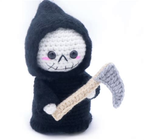 Grim Reaper Amigurumi Free Crochet Pattern StringyDingDing