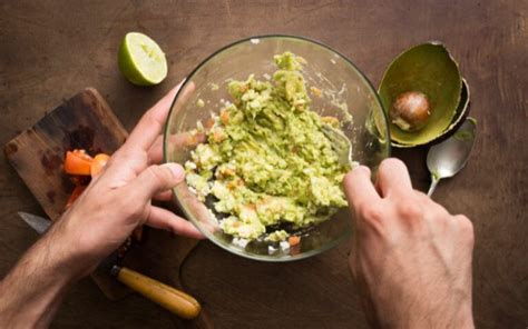 Avocado Mashing Best Methods On How To Mash Avocados