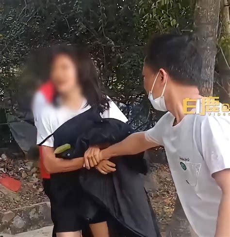 95后女孩失联8年被发现在荒山流浪，志愿者：她疑似因感情受挫出走，现已和家人团聚唐某妈妈东莞