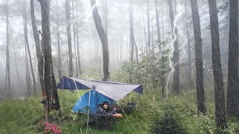 Camping Sendiri Di Guyur Hujan Deras Dan Guntur Tidur Nyenyak Dengan