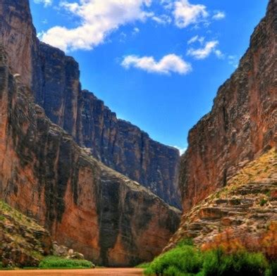 Difference Between Gorge and Canyon | Differbetween