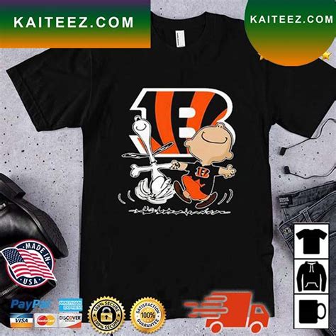 NFL Cincinnati Bengals Charlie Brown Snoopy Dancing T-Shirt - Kaiteez