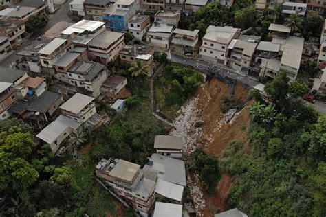 Casas de quase 100 famílias são interditadas em Muriaé