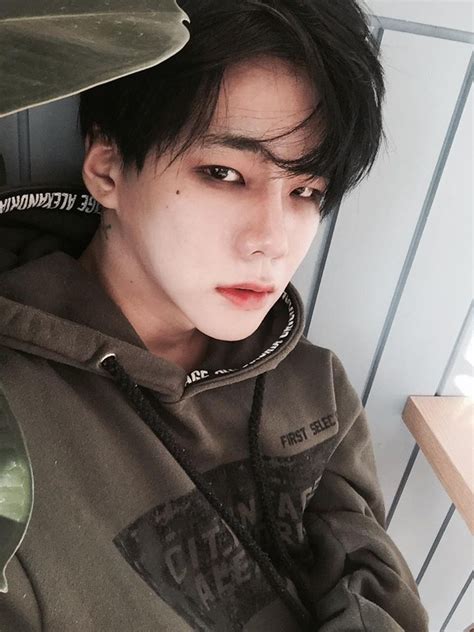 Ulzzang Makeup Boy