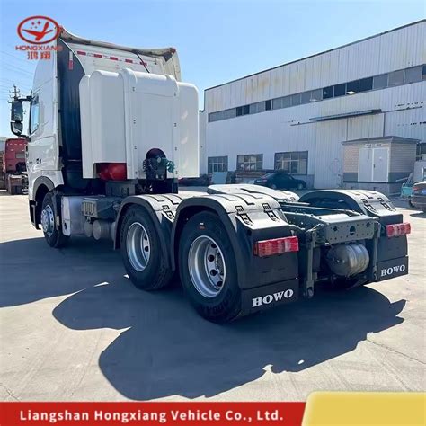 Sinotruk HOWO T7 6X4 40tons 420HP Trailer Head Heavy Tractor Truck