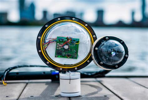 MIT Engineers Design Underwater Wireless Camera With No Battery