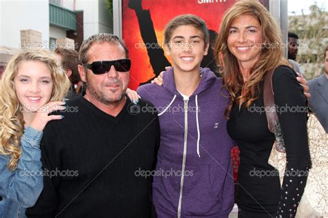 Chad Mcqueen Jeanie Galbraith Their Children Stock Editorial Photo