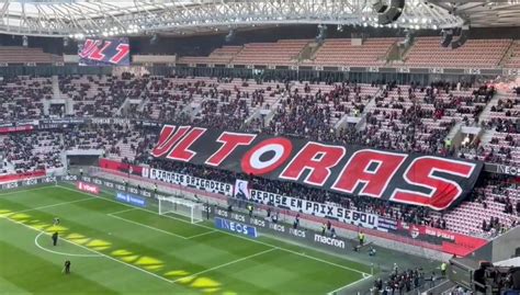 VIDEOS Nice Lille hommage vibrant à Sebou ultra mort à 40 ans