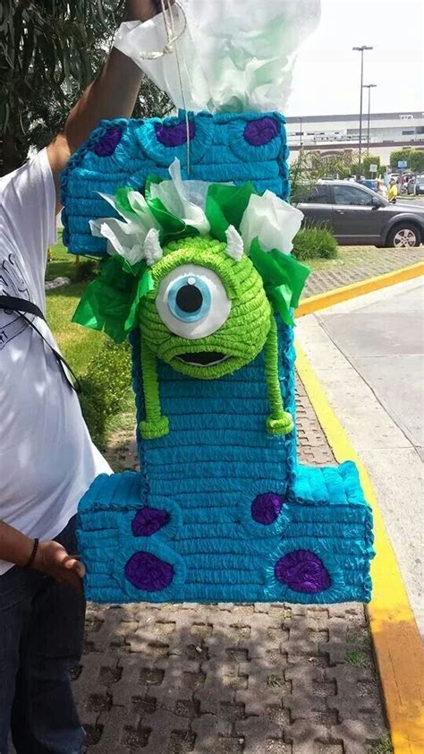 Que tal nuestra piñata de numero 1 de Monsters Inc Y ustedes ya