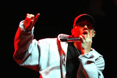 Hier Ist Die Erste Eminem Single Seit Ewigkeiten Verflucht Emotional