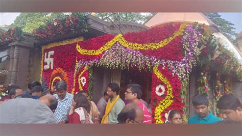 Assam Devotees Throng Kamakhya Temple On First Day Of Navratri