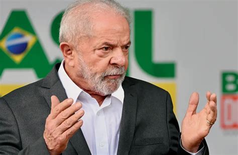 Lula justifica troca no Exército e diz que Forças Armadas não podem