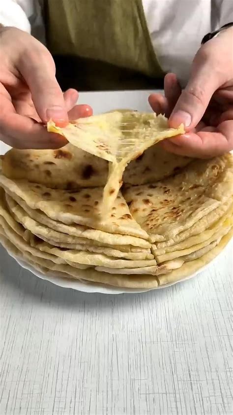 Балкарские хычины с картошкой и сыром | Арабская еда, Рецепты еды ...