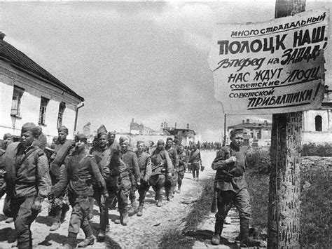 Почему Рокоссовский не поддержал Варшавское восстание в августе 1944 ...