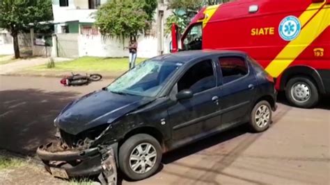 Motociclista Fica Ferido Após Se Envolver Em Uma Colisão Com Carro No Bairro Periolo Vídeo