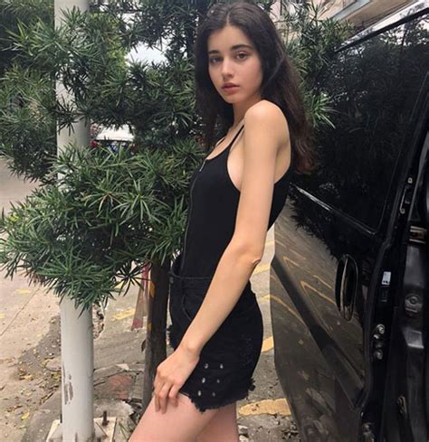 V Ngo I P T A Thi N Th N C A Hot Girl P Nh T Nh Ukraine Titanic N I M I Th C Chia S