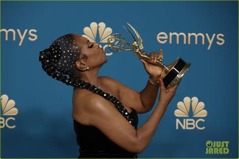 Abbott Elementarys Sheryl Lee Ralph Wins First Emmy Sings