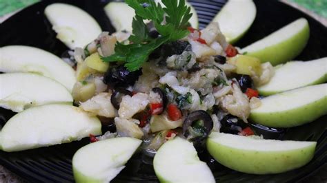 Delicioso Petisco De Bacalhau Ma Verde Salada Petisco