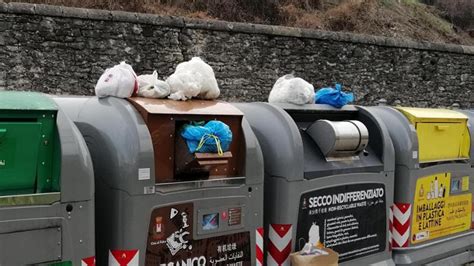 Feltre Cassonetti Pieni E Rifiuti A Terra Controlli E Multe Contro I