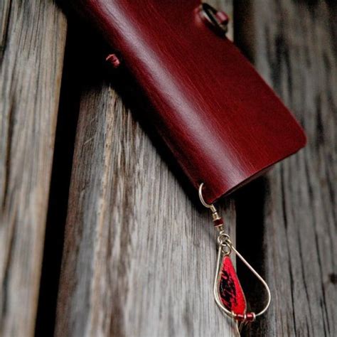 Evouni Arc Cover Leather iPhone 4 Case | Gadgetsin