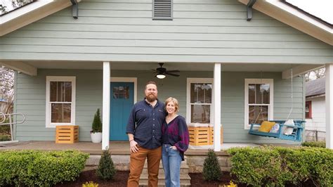 HGTV Stars Ben and Erin Napier Tease an Eventful Season 7 of 'Home Town'