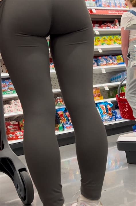 Tight Ass With A Nice Thigh Gap Spandex Leggings Yoga Pants Forum