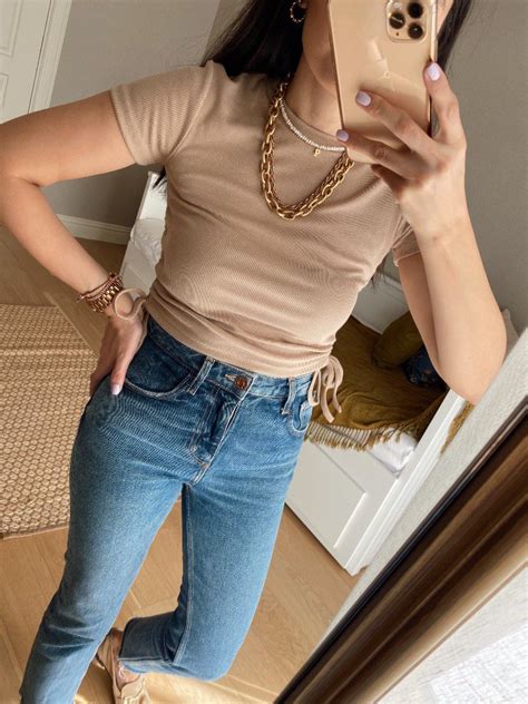 Nude Kısa Kol Büzgülü Tişört Pelin Şenoğlu