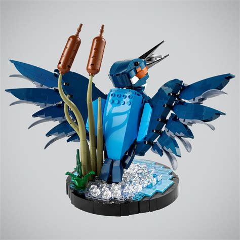 LEGO Icons Kingfisher Bird 10331 Emerges From A Water Setting With A