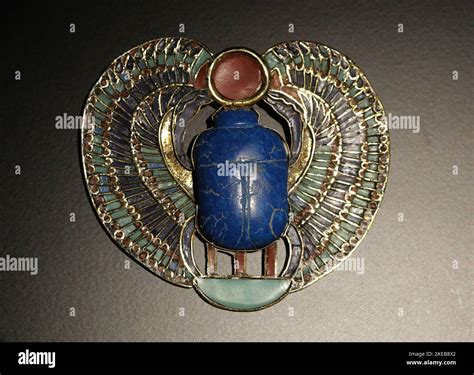 Pectoral With Solar Scarab From Tutankhamun S Tomb Stock Photo Alamy