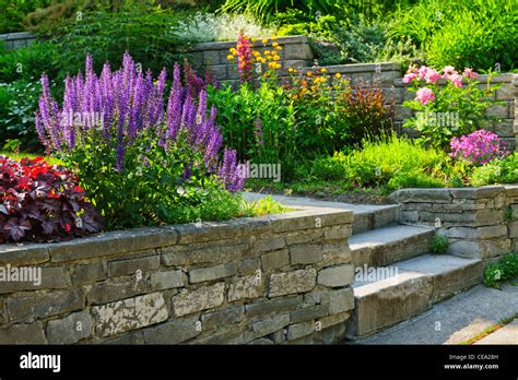 La Pierre Naturelle Dans L Am Nagement Paysager Accueil Jardin Avec