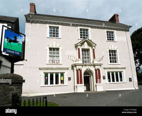 Lloyds Bank Tsb High Resolution Stock Photography And Images Alamy