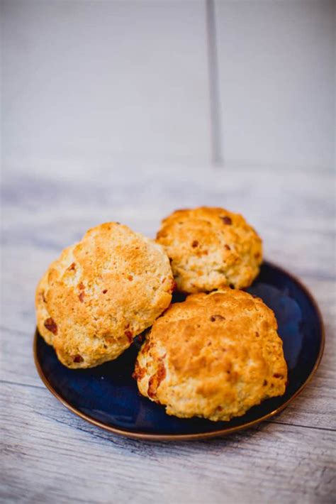 Easy Homemade Cheesy Biscuits Without Buttermilk Recipe Beginnerfood