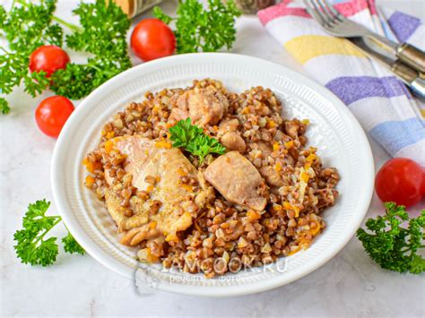 Гречка с курицей с подливкой на сковороде — рецепт с фото пошагово
