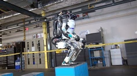 Humanoider Roboter Atlas Boston Dynamics Video Golem De