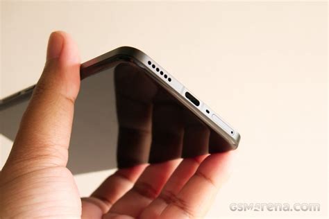 Xiaomi 14 Civi Hands On Review Design Display Charging Speed Speakers