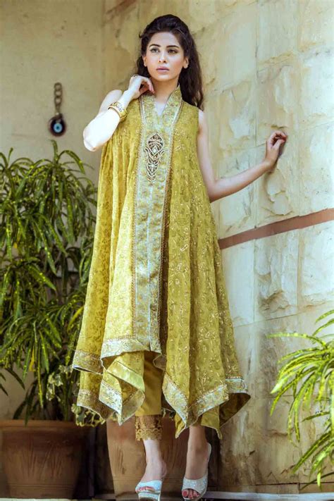 Latest Pakistani Eid Dresses For Girl New Designs Collection