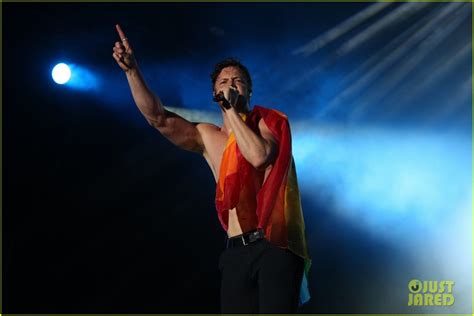 Imagine Dragons Dan Reynolds Shows Off Incredible Body Transformation