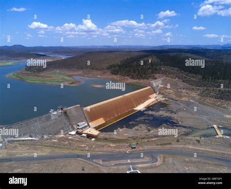 Aerial of Paradise Dam on the Burnett River Queensland Australia Stock Photo - Alamy