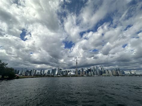 Toronto Canada skyline : r/SkyPorn