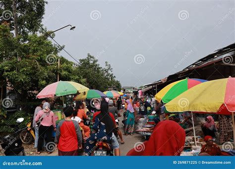 Kudus Diciembre 2022 Foto De Los Vendedores De Frutas Y Verduras De